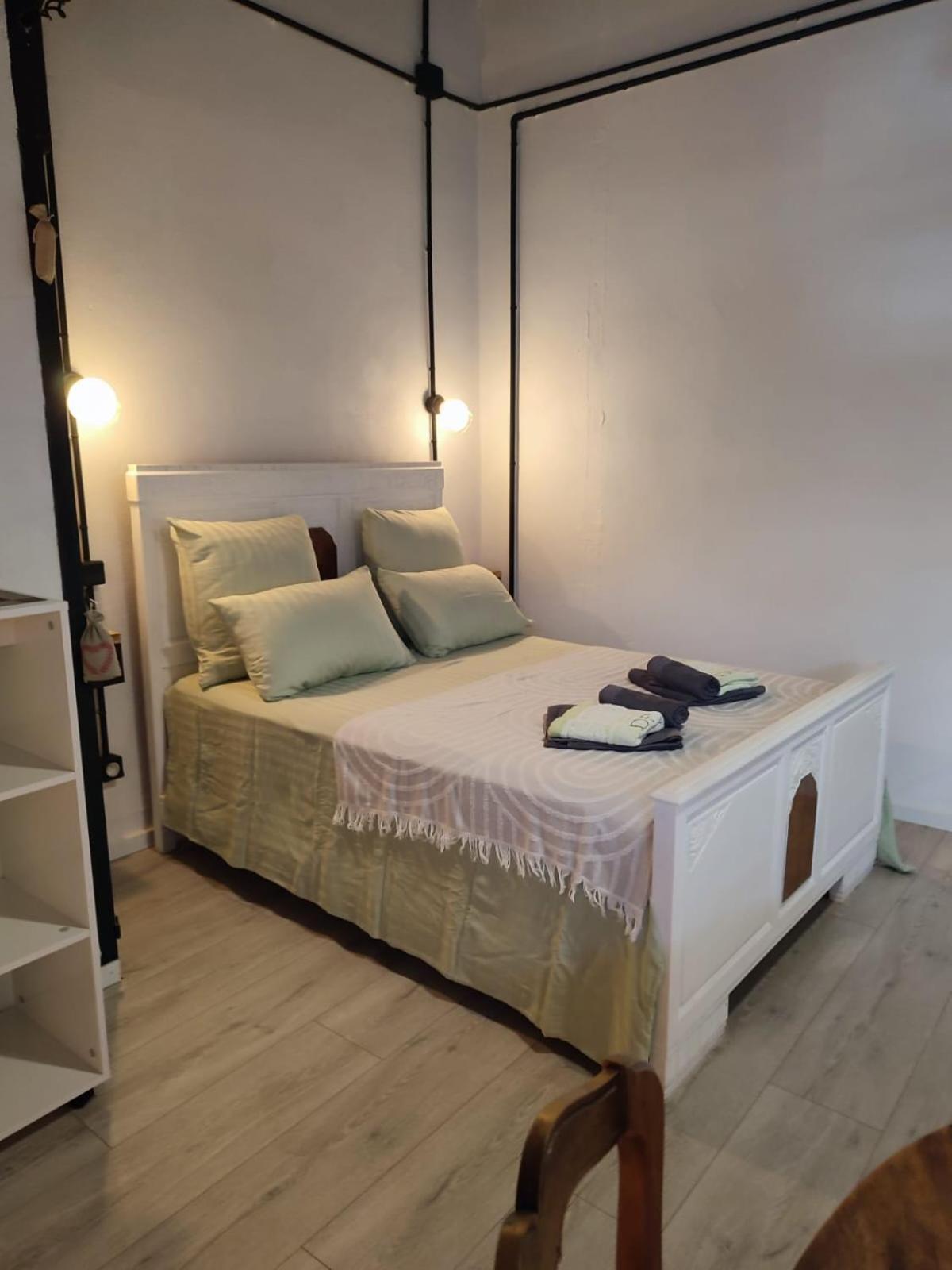 Appartamento Les Oliviers Caumont-sur-Durance Esterno foto