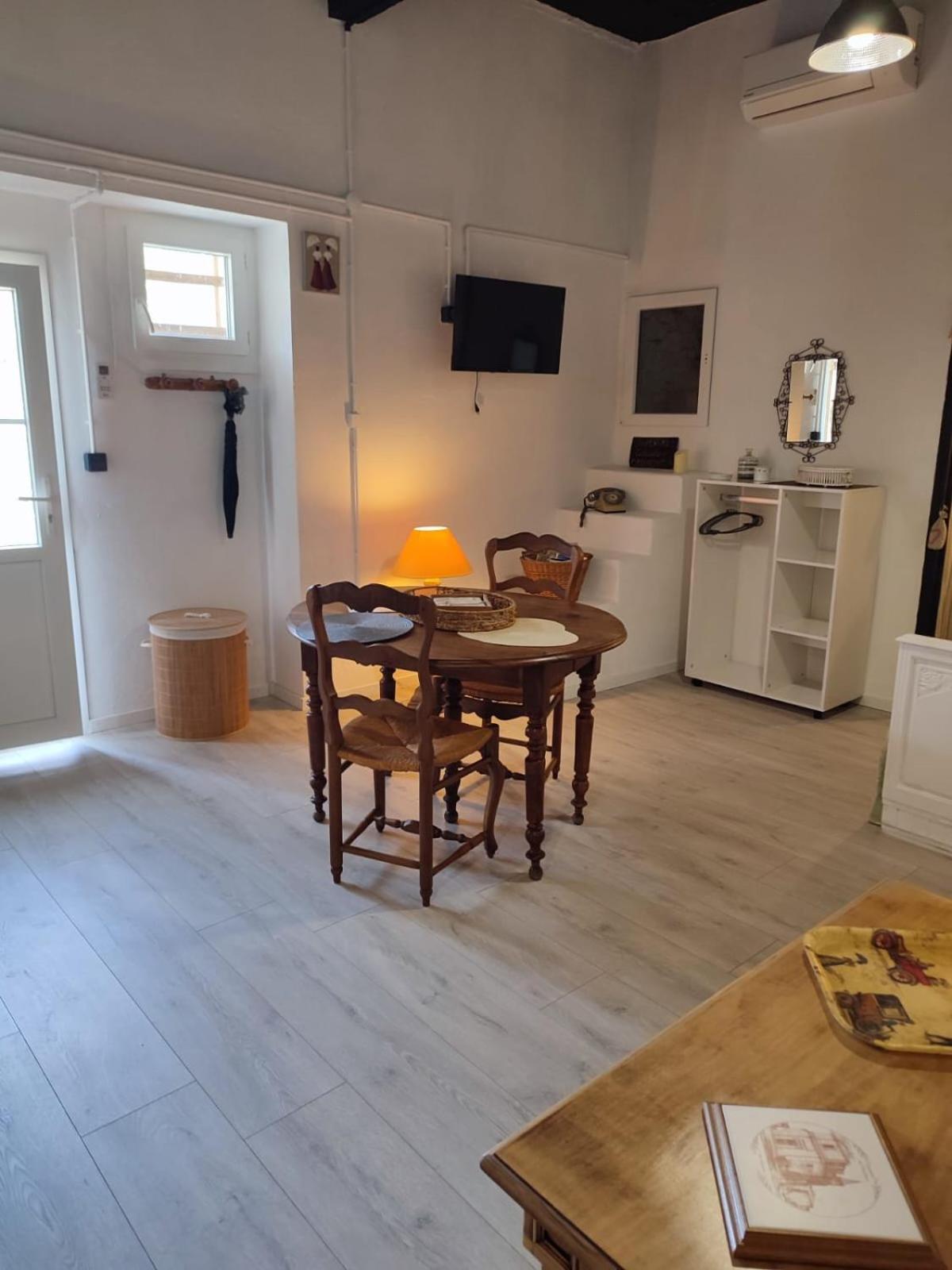 Appartamento Les Oliviers Caumont-sur-Durance Esterno foto